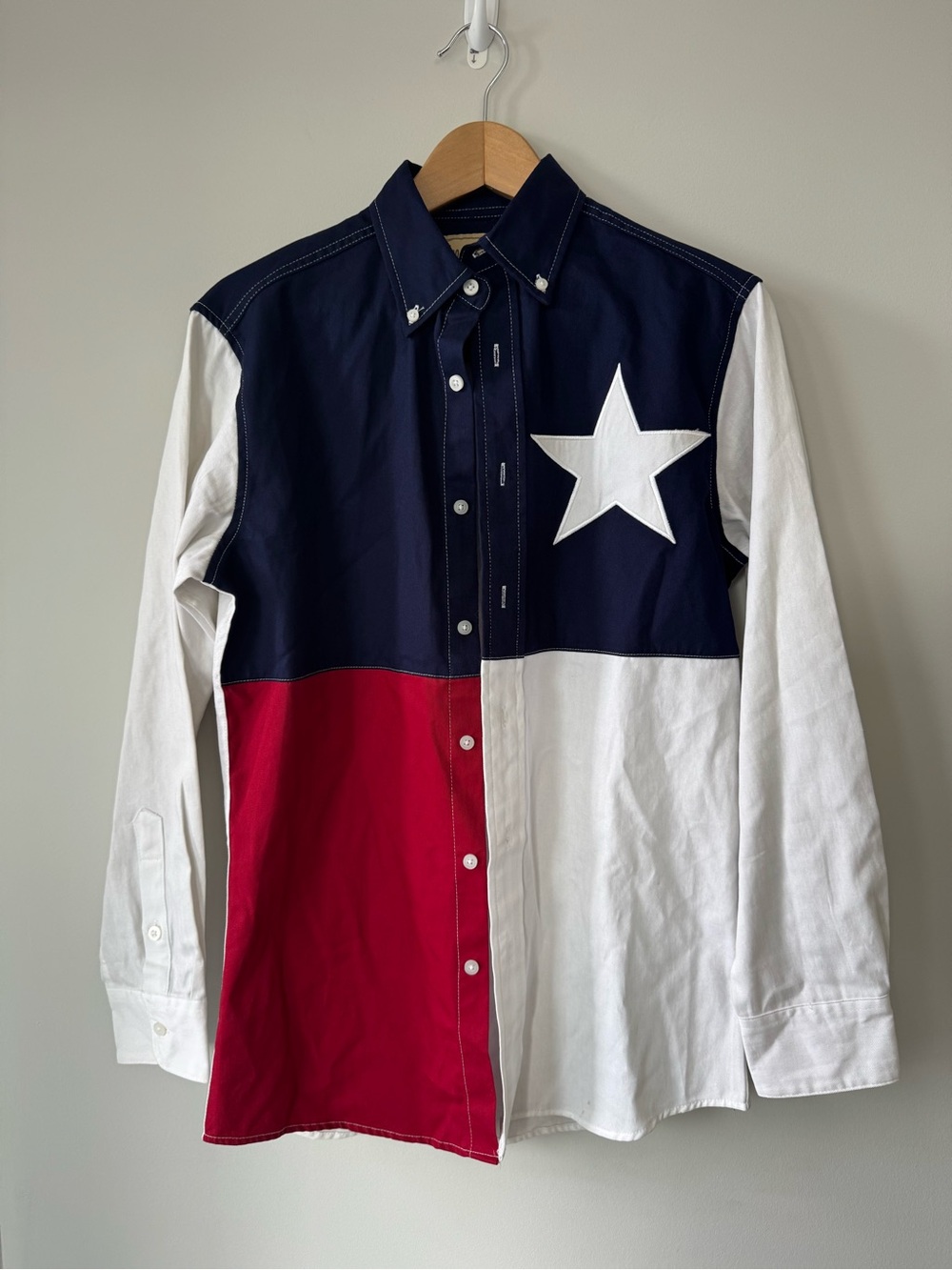 (S) Men’s Wrangler Colorblock Button-Down Shirt